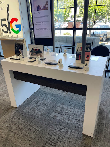 Cell Phone Store «Verizon Authorized Retailer - A Wireless», reviews and photos, 1804 19th St #101, Sacramento, CA 95811, USA