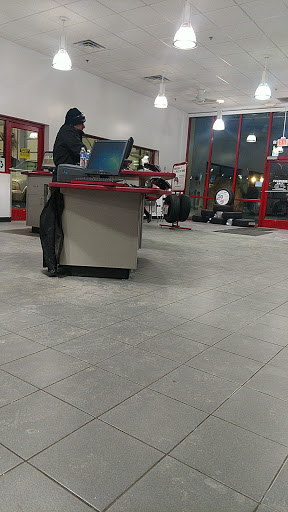 Tire Shop «Discount Tire Store - New Lenox, IL», reviews and photos, 681 E Lincoln Hwy, New Lenox, IL 60451, USA