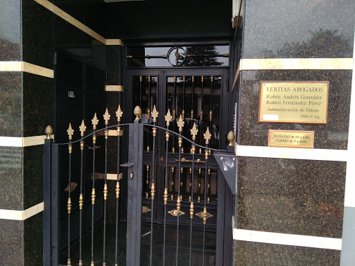 Información y opiniones sobre Veritas Abogados de El Entrego