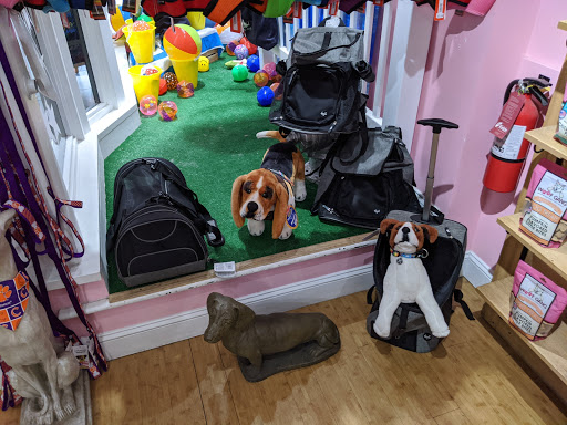 Pet Supply Store «Woof Gang Bakery Charleston», reviews and photos, 341 King St, Charleston, SC 29401, USA