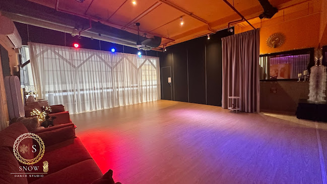 Snow Dance Studio - Dance school