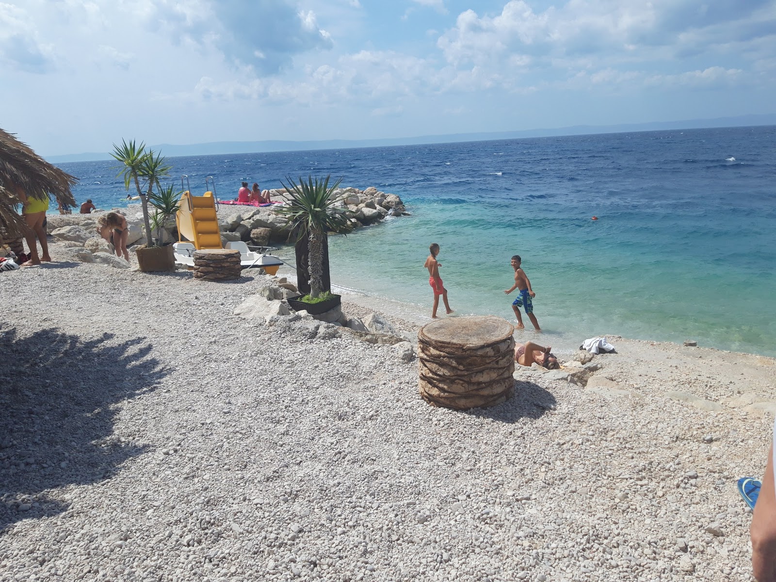 Foto de Zal beach - recomendado para viajantes em família com crianças