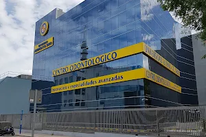 Centro Odontológico de Innovación y Especialidades Avanzadas UAX image