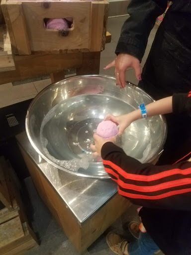 Cosmetics Store «Lush Cosmetics», reviews and photos, 303 Memorial City Way, Houston, TX 77024, USA