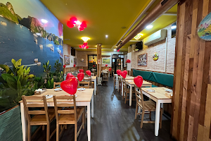 Es Vietnam Restaurant image