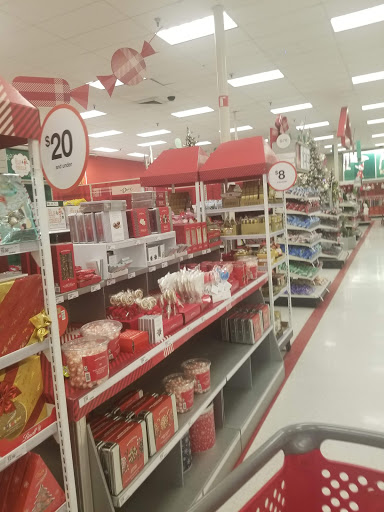 Department Store «Target», reviews and photos, 11051 Victory Blvd, North Hollywood, CA 91606, USA