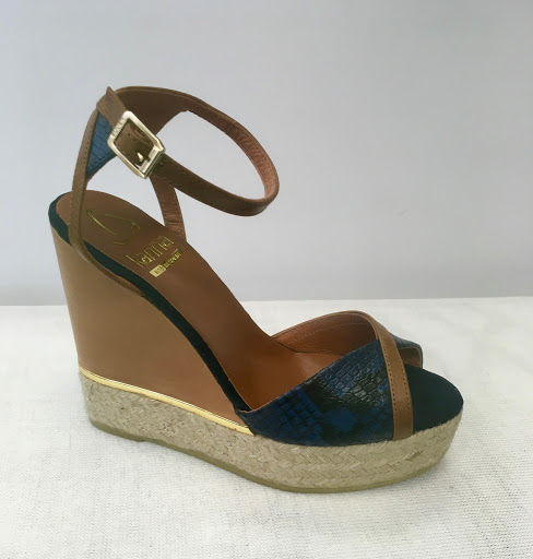 Shoe Store «Sole Shoes-Shoes,Women, Men and Children, Italian Shoes», reviews and photos, 201 E Broad St, Westfield, NJ 07090, USA