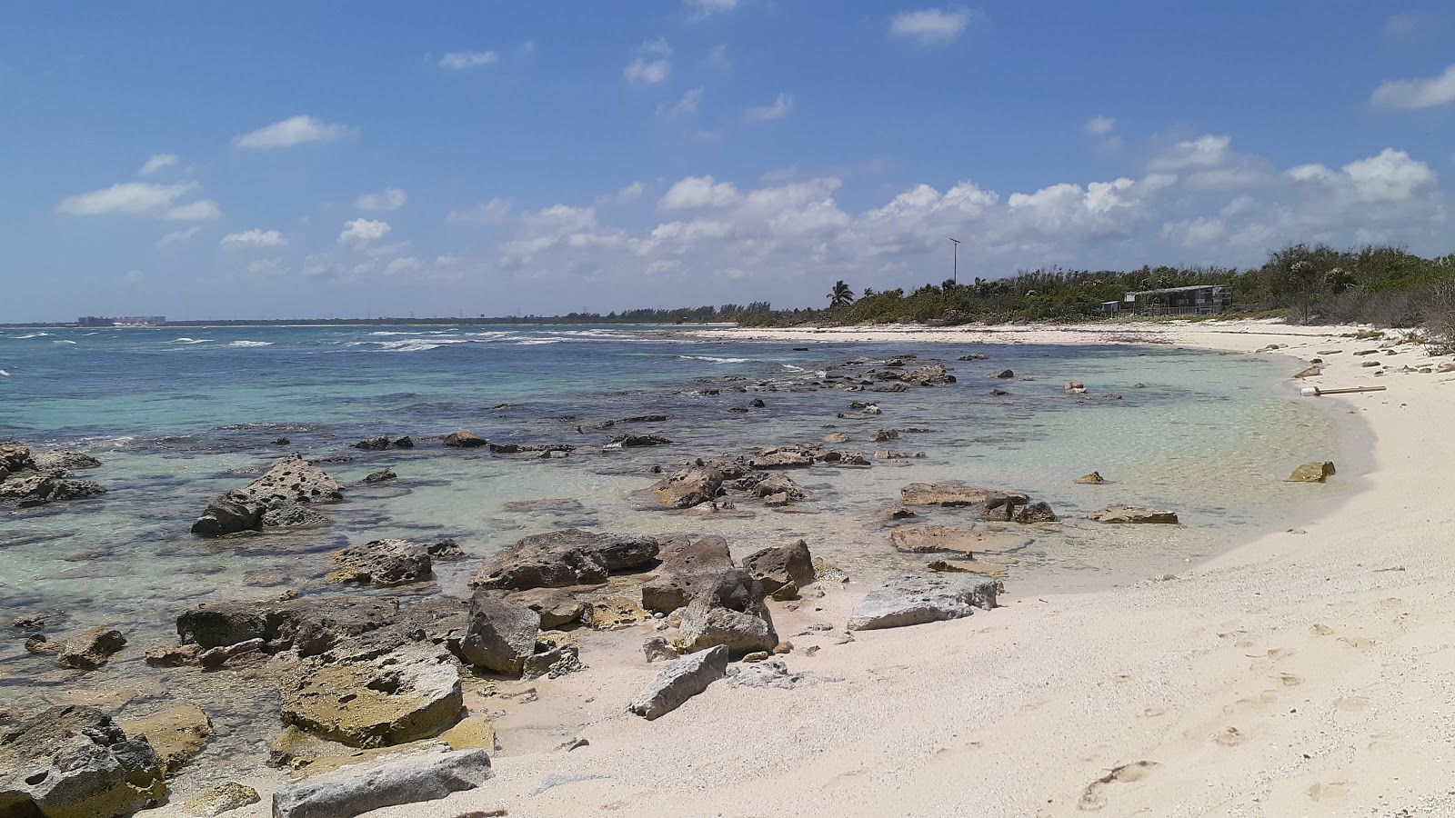 Φωτογραφία του Playa Punta Brava με επίπεδο καθαριότητας πολύ καθαρό
