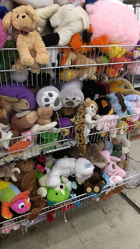 Thrift Store «Village Discount Outlet Store 12», reviews and photos, 4635 N Elston Ave, Chicago, IL 60630, USA