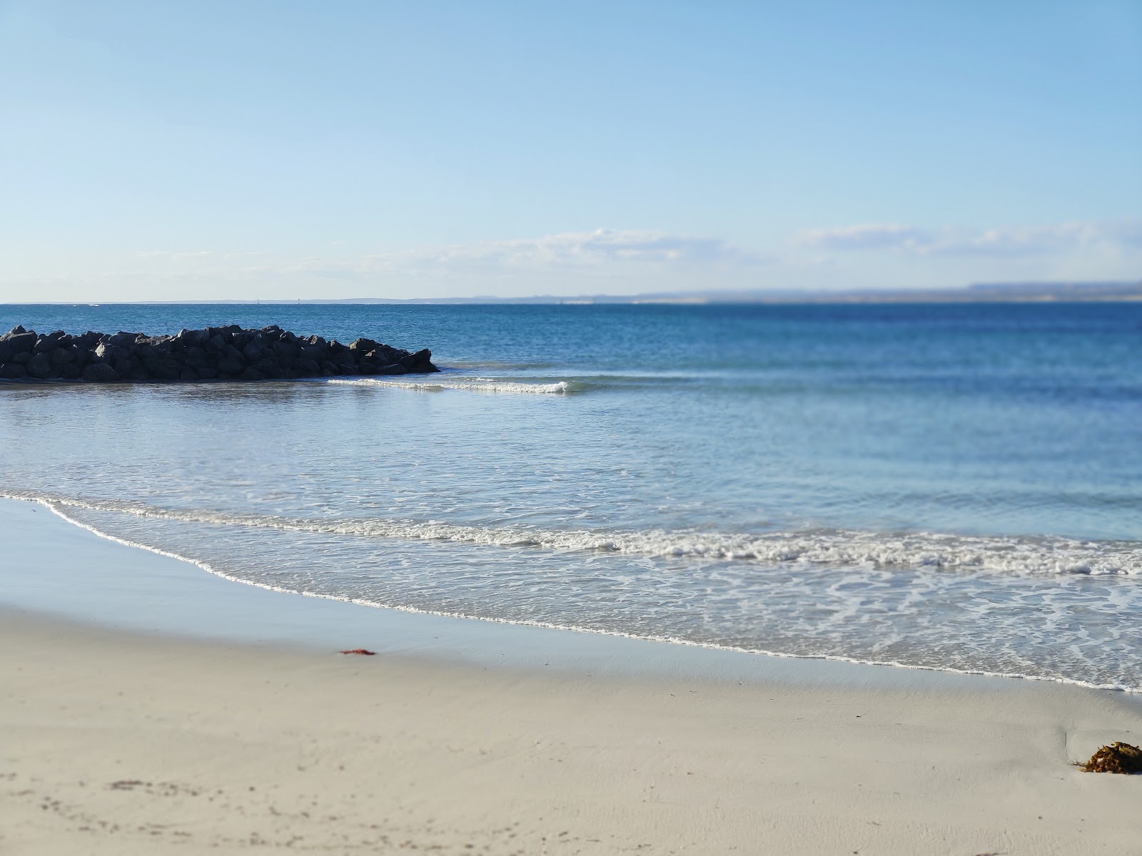 Foto de Pages Beach - lugar popular entre os apreciadores de relaxamento
