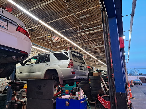 Auto Parts Store «Pep Boys Auto Parts & Service», reviews and photos, 4949 Jonestown Rd, Harrisburg, PA 17109, USA