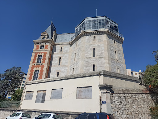 Pavillon de partage des eaux des Chutes-Lavie