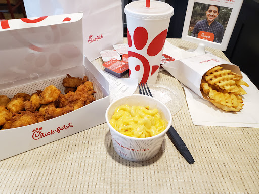 Fast Food Restaurant «Chick-fil-A at Tanasbourne», reviews and photos, 2855 NW Town Center Dr, Hillsboro, OR 97006, USA