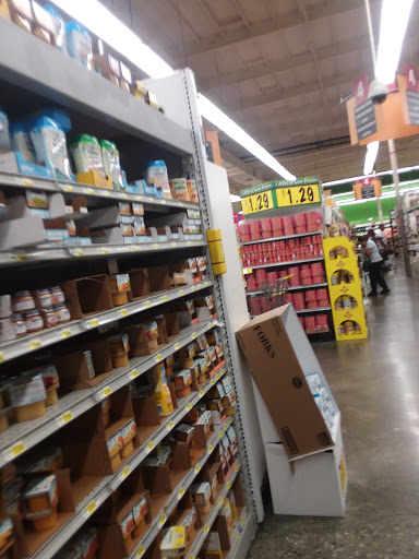 Grocery Store «Food 4 Less», reviews and photos, 1651 E 103rd St, Los Angeles, CA 90002, USA