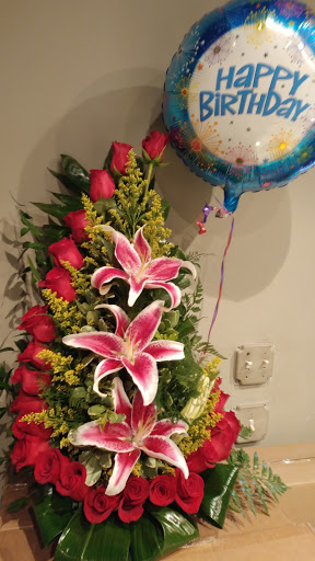 Florist «Fruits & Flowers», reviews and photos, 566 Lindley St, Bridgeport, CT 06606, USA