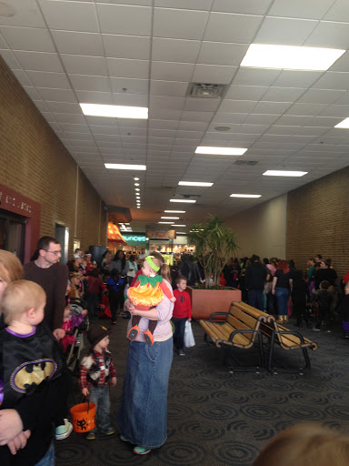 Shopping Mall «Mounds Mall», reviews and photos, 2109 S Scatterfield Rd, Anderson, IN 46016, USA