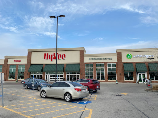 Supermarket «Hy-Vee», reviews and photos, 1403 N Veterans Pkwy, Bloomington, IL 61704, USA