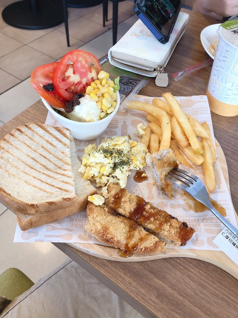 拉亞漢堡 中壢環東中山 的照片