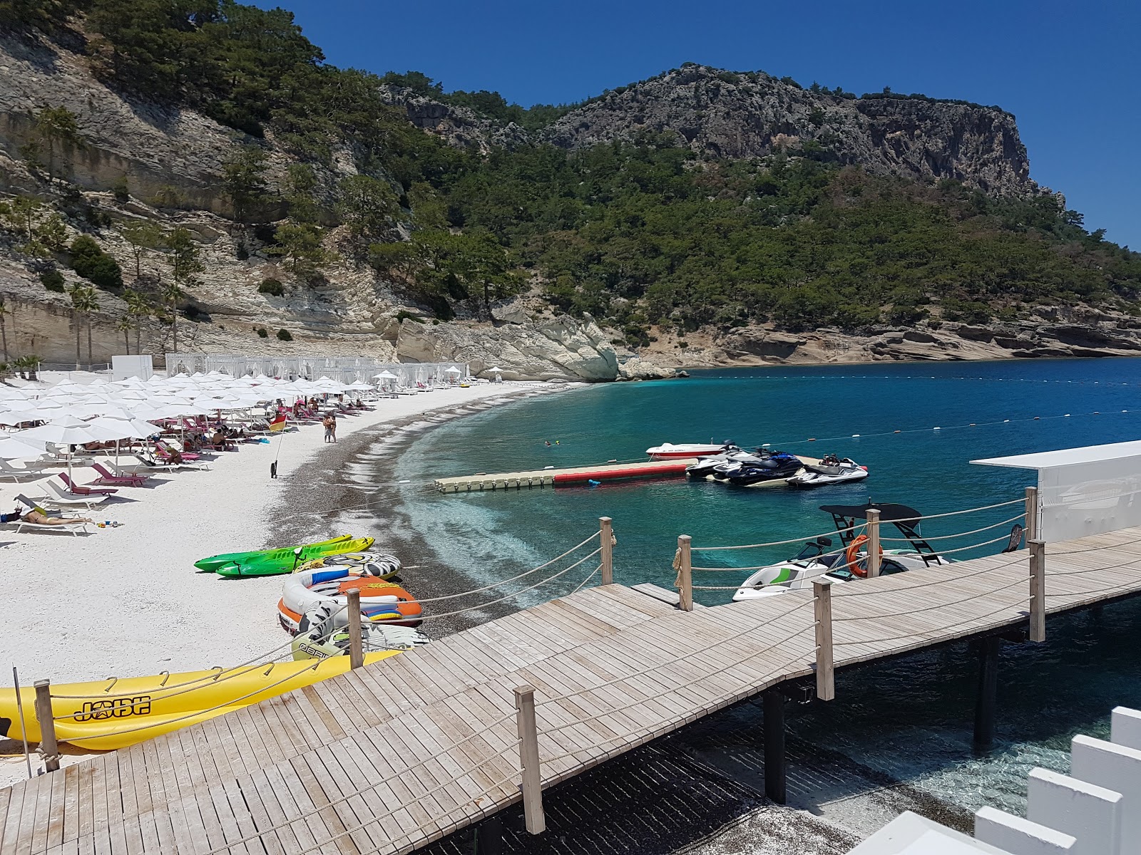 Qualista Plajı II'in fotoğrafı hafif ince çakıl taş yüzey ile