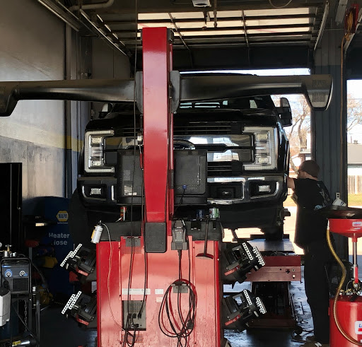 Auto Repair Shop «Meineke Car Care Center», reviews and photos, 820 SW Green Oaks Blvd, Arlington, TX 76017, USA