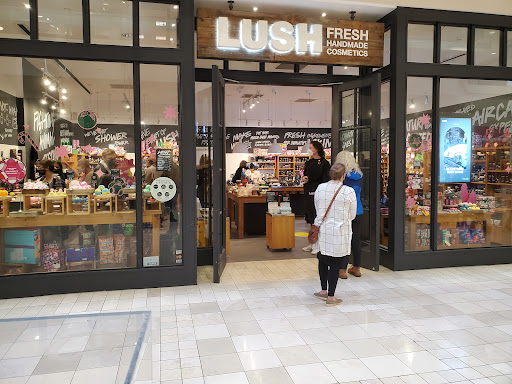 Lush Fresh Handmade Cosmetics, 12000 SE 82nd Ave, Happy Valley, OR 97086, USA, 