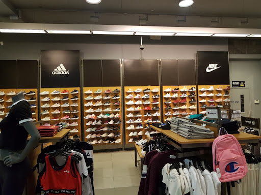 Shoe Store «Finish Line», reviews and photos, 4200 Conroy Rd #120, Orlando, FL 32839, USA