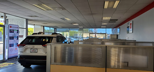 Toyota Dealer «Toyota 101», reviews and photos, 525 E Bayshore Rd, Redwood City, CA 94063, USA