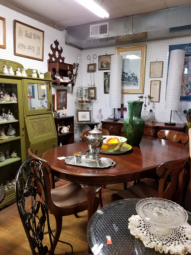 Antique Furniture Store «Useful Things Antiques & Collectibles Store», reviews and photos, 11 Crenshaw Ln, Coxs Creek, KY 40013, USA