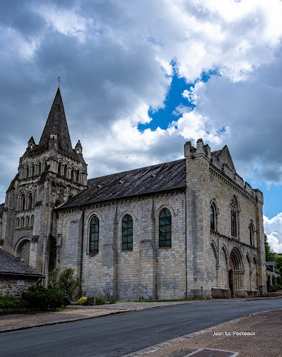 attractions Église Notre-Dame Gennes-Val-de-Loire
