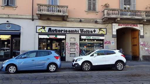 Car parts stores Milan