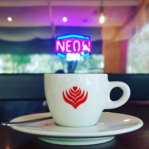 Neon Bar - Bar