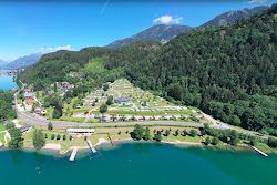 Strandbad Pesenthein'in fotoğrafı uçurumlarla desteklenmiş