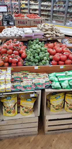 Grocery Store «J & J Foods», reviews and photos, 1075 Jesse Jewell Pkwy, Gainesville, GA 30501, USA