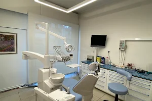 ΓΚΑΤΖΑΡΟΣ ΣΩΤΗΡΗΣ DENTAL CLINIC image