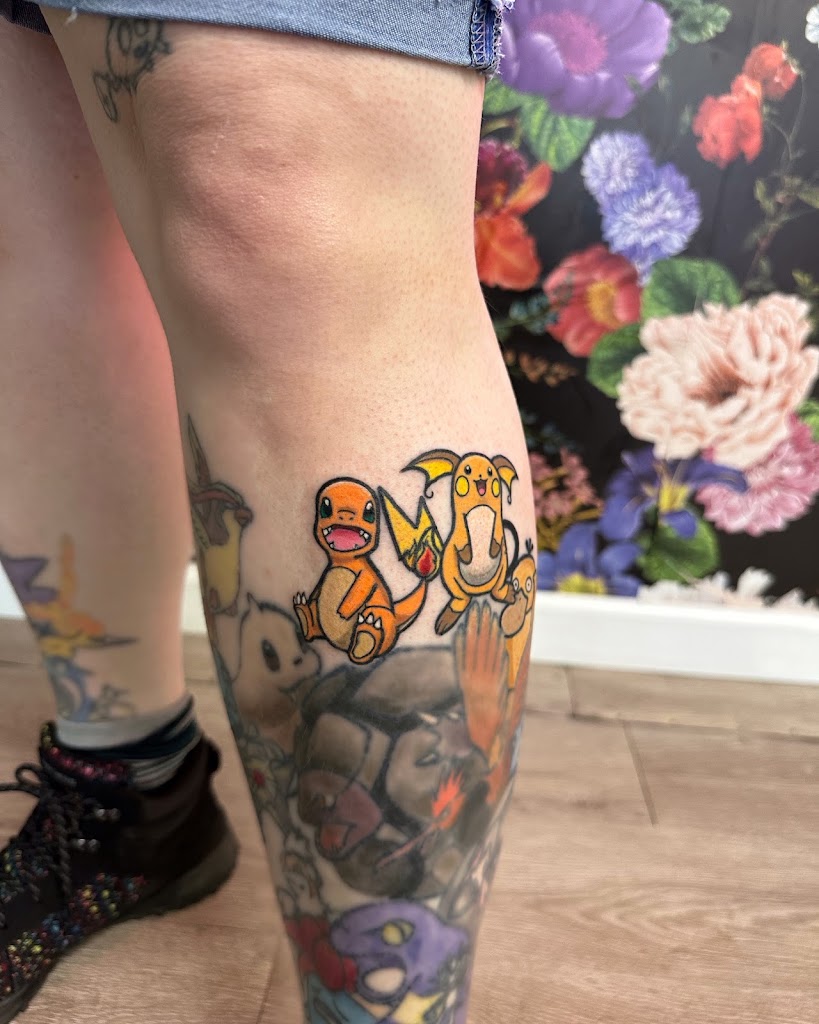Lady Serpentine Tattoo Studio 18235