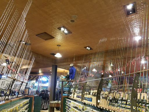 Outdoor Sports Store «Bass Pro Shops», reviews and photos, 7970 Northfield Blvd, Denver, CO 80238, USA