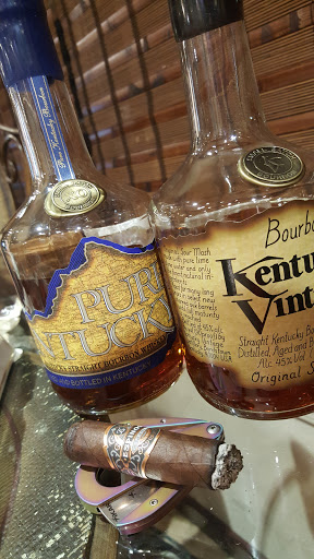 Tobacco Shop «Club Humidor-Huebner», reviews and photos, 12003 Huebner Rd, San Antonio, TX 78230, USA