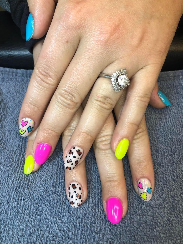 Bodies Kneaded Spa & Salon Studios 62034
