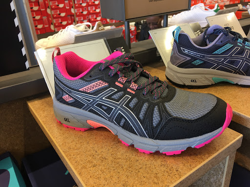 Shoe Store «DSW Designer Shoe Warehouse», reviews and photos, 6601 N Illinois St, Fairview Heights, IL 62208, USA