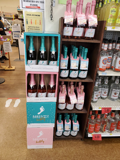 Grocery Store «Miles Supermarket», reviews and photos, 4127 E 131st St, Cleveland, OH 44105, USA