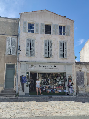 Chapellerie Comme au Marché à Saint-Martin-de-Ré