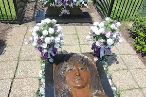 Selena's Final Resting Place image