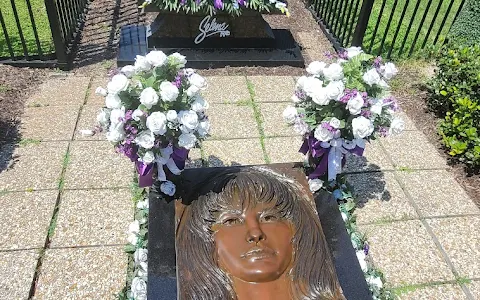 Selena's Final Resting Place image