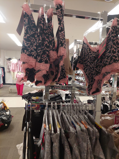 Department Store «JCPenney», reviews and photos, 6420 Pacific Blvd, Huntington Park, CA 90255, USA