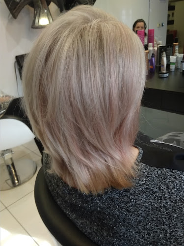 Opinii despre Wally Hair Waldemar Grala în Bałuty - Salon fryzjerski