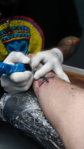 Tattoo Shop «Pearl City Tattoo», reviews and photos, 229 E 2nd St, Muscatine, IA 52761, USA