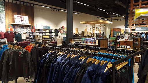Clothing Store «L.L. Bean», reviews and photos, 200 Hillside Rd, Cranston, RI 02920, USA