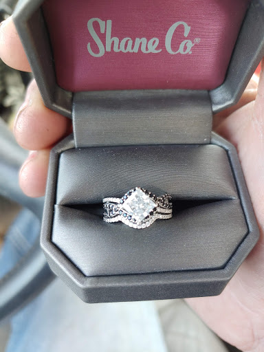 Jeweler «Shane Co.», reviews and photos, 8111 E 96th St, Indianapolis, IN 46256, USA