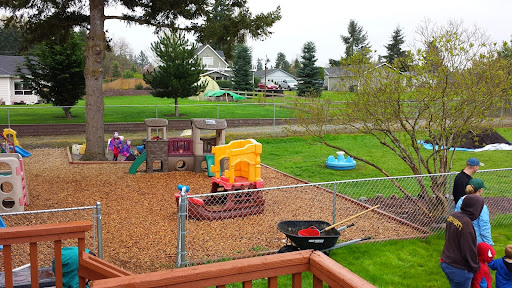 Day Care Center «Little Giggles Daycare», reviews and photos, 11220 8th St E, Edgewood, WA 98372, USA
