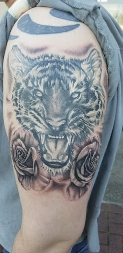 Tattoo Shop «Dermawerx Tattoo», reviews and photos, 9853 Silverdale Way NW STE 107, Silverdale, WA 98383, USA